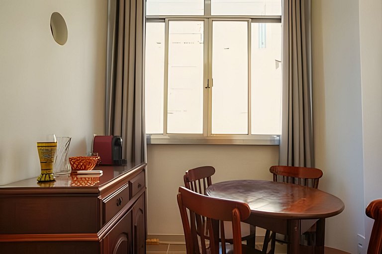 Apartamento para 4 pessoas com vista mar lateral