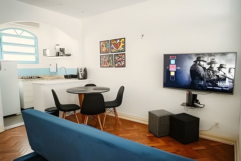 Apartamento vista mar na quadra da praia