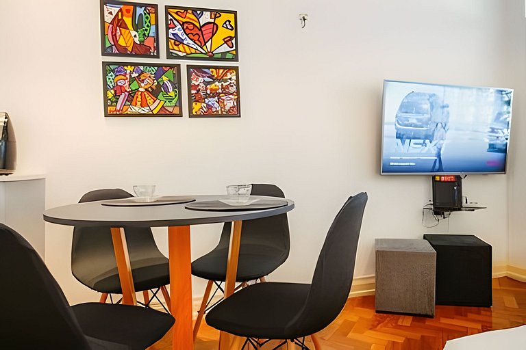 Apartamento vista mar na quadra da praia