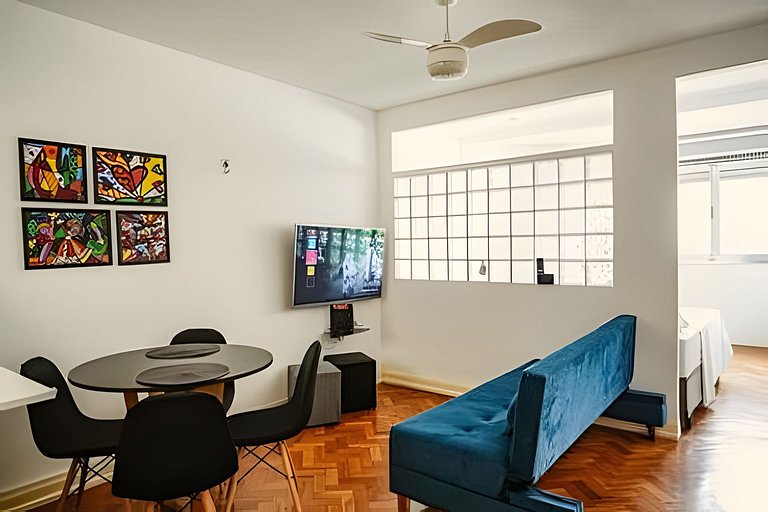 Apartamento vista mar na quadra da praia