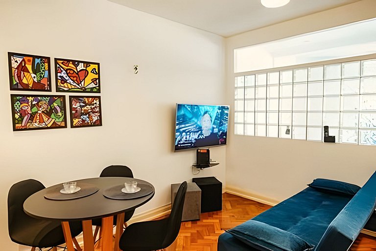 Apartamento vista mar na quadra da praia