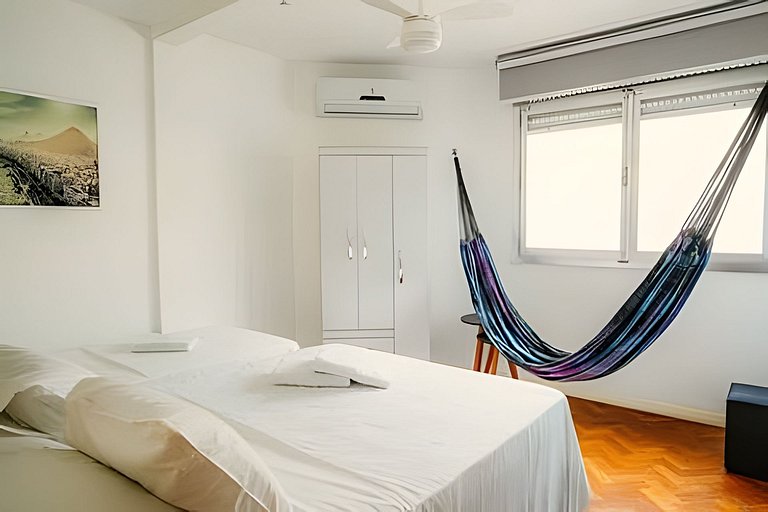 Apartamento vista mar na quadra da praia