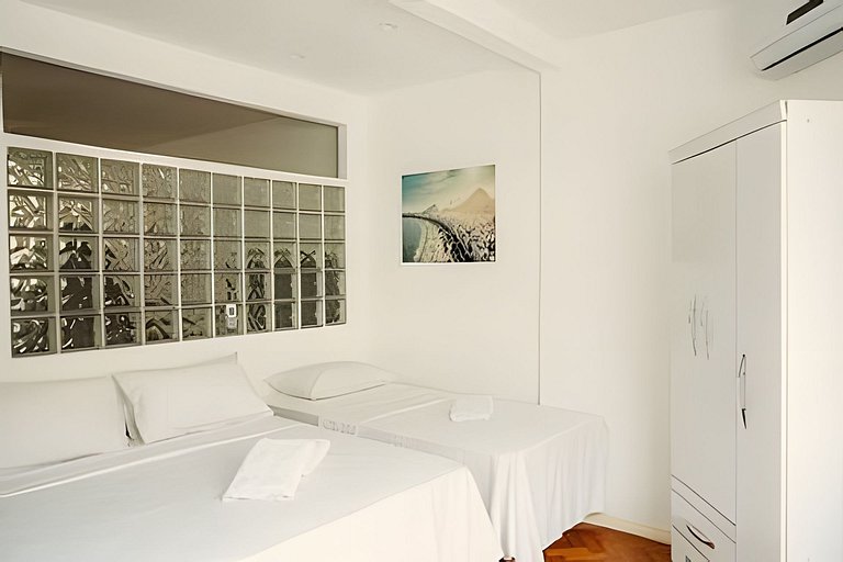 Apartamento vista mar na quadra da praia