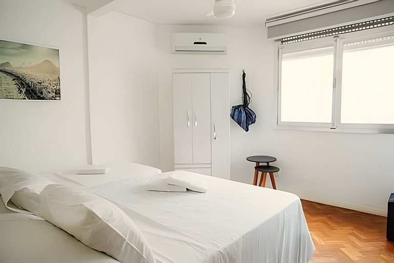 Apartamento vista mar na quadra da praia