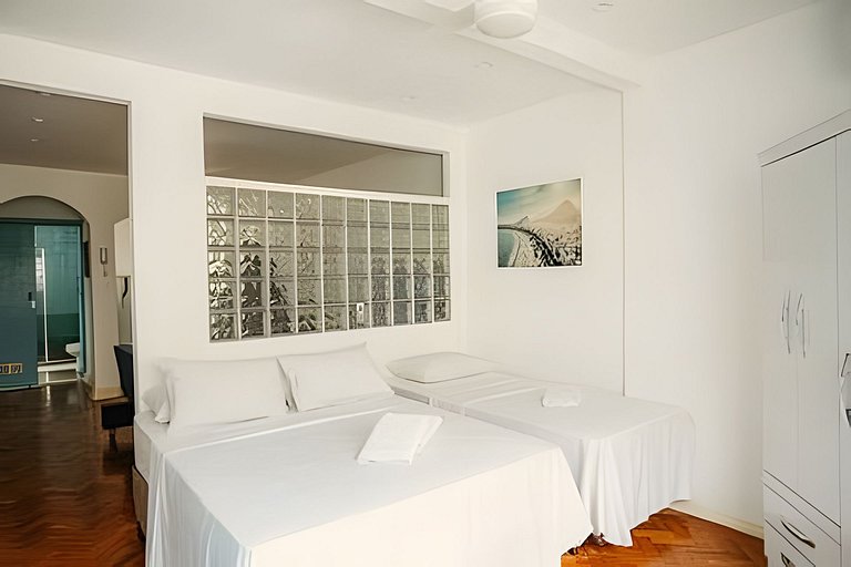 Apartamento vista mar na quadra da praia