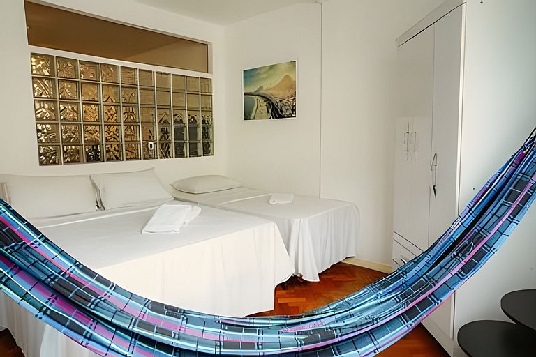 Apartamento vista mar na quadra da praia