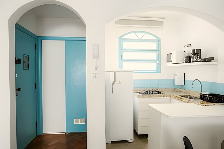 Apartamento vista mar na quadra da praia