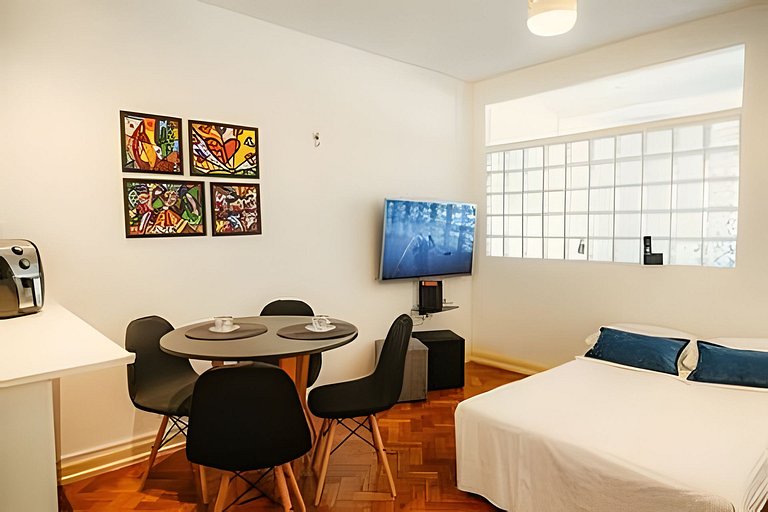 Apartamento vista mar na quadra da praia