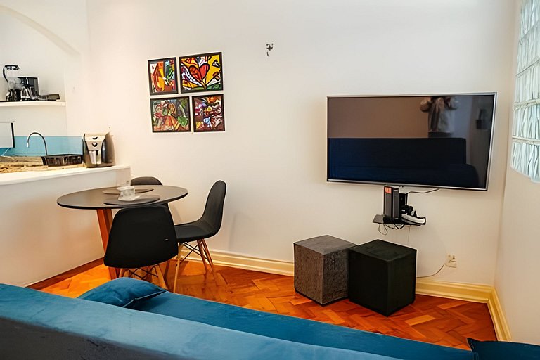 Apartamento vista mar na quadra da praia