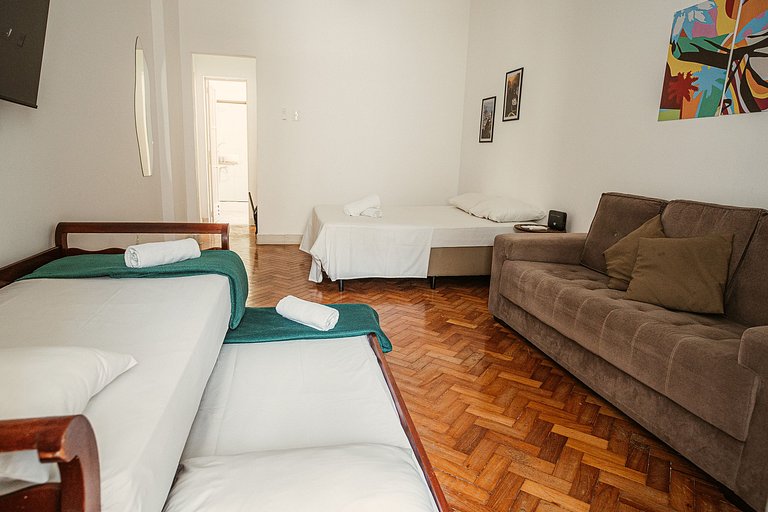 Apartamento para 4 pessoas com vista mar lateral