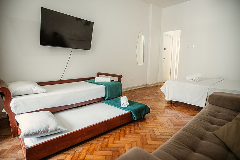 Apartamento para 4 pessoas com vista mar lateral