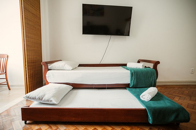 Apartamento para 4 pessoas com vista mar lateral