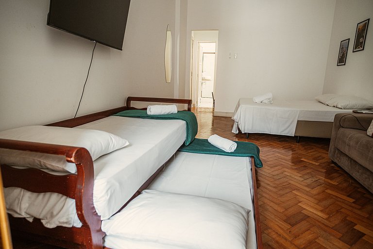 Apartamento para 4 pessoas com vista mar lateral