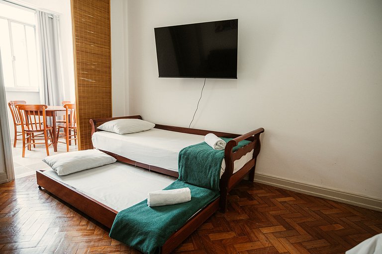 Apartamento para 4 pessoas com vista mar lateral