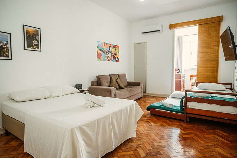 Apartamento para 4 pessoas com vista mar lateral
