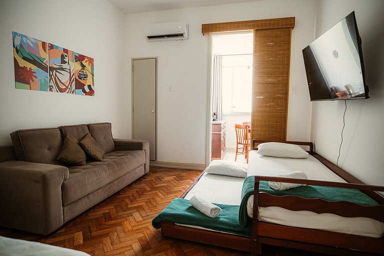 Apartamento para 4 pessoas com vista mar lateral