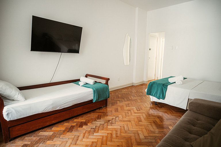 Apartamento para 4 pessoas com vista mar lateral