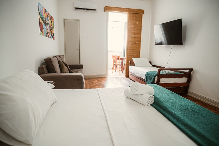 Apartamento para 4 pessoas com vista mar lateral