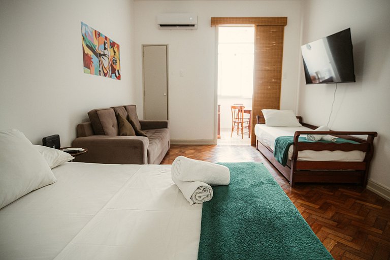 Apartamento para 4 pessoas com vista mar lateral