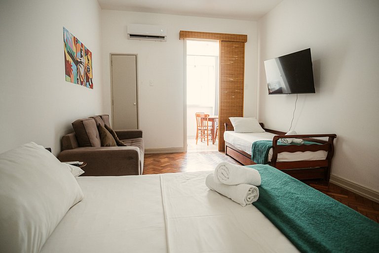 Apartamento para 4 pessoas com vista mar lateral