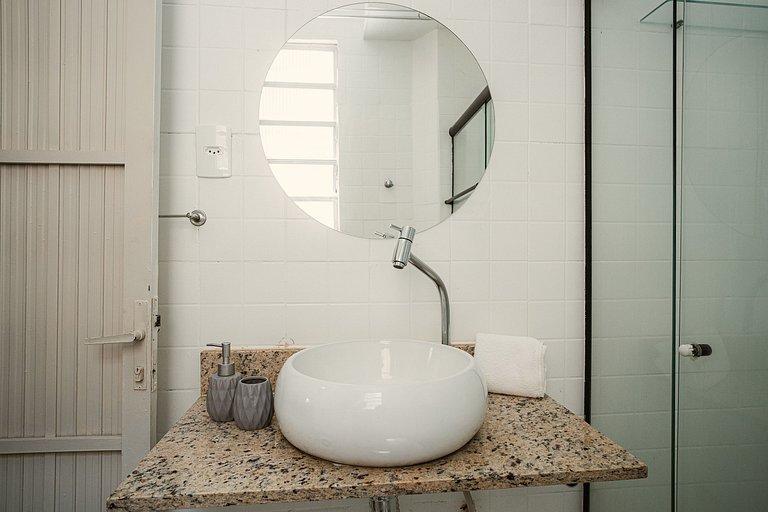 Apartamento para 4 pessoas com vista mar lateral