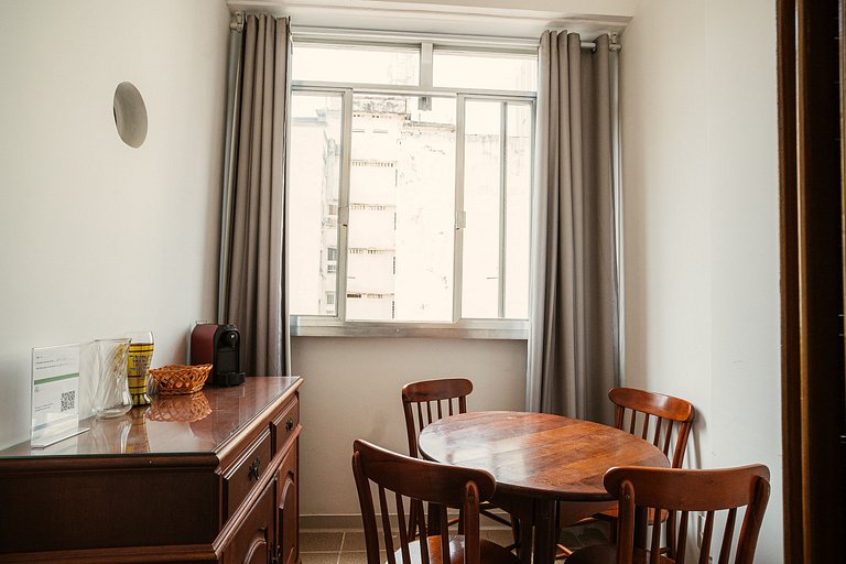 Apartamento para 4 pessoas com vista mar lateral