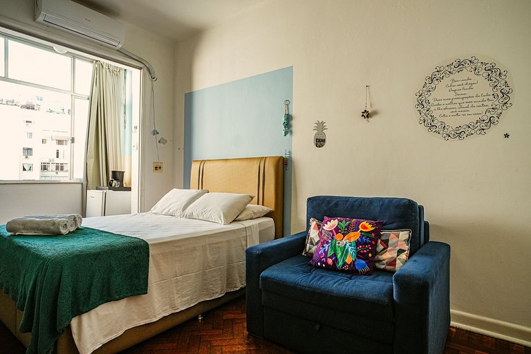Comfortable apartment located in the center of Copacabana.