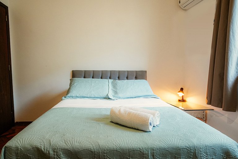 Excellent location, just one block from Copacabana Beach