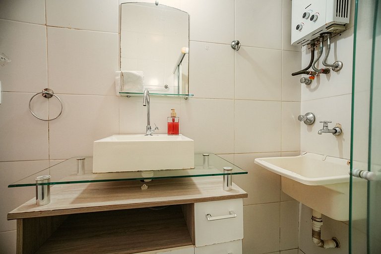 Excellent location, just one block from Copacabana Beach