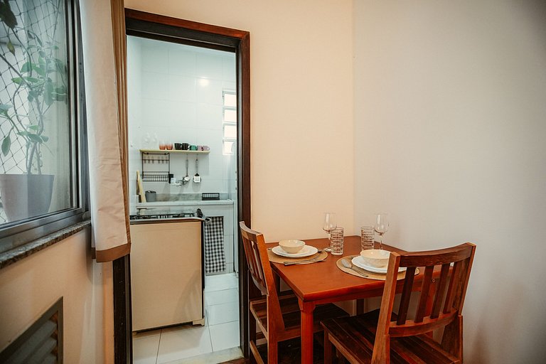 Excellent location, just one block from Copacabana Beach
