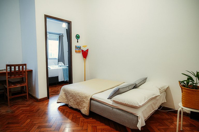 Excellent location, just one block from Copacabana Beach